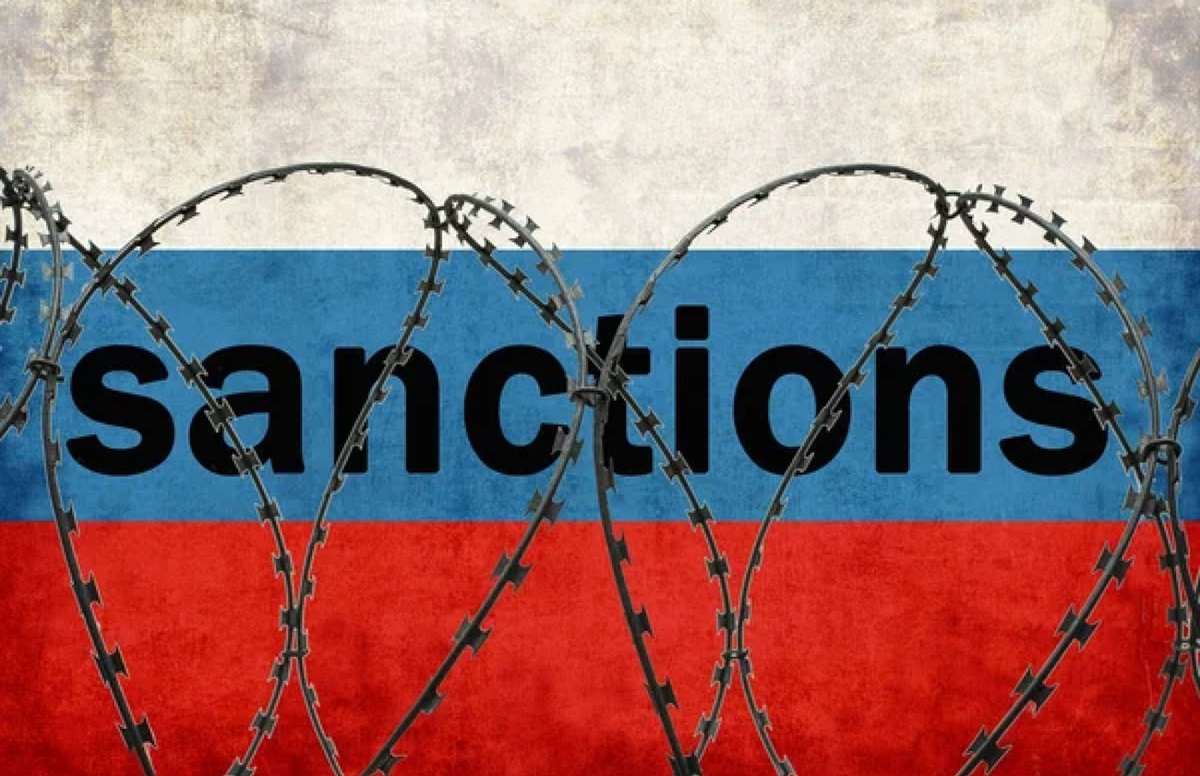 ЄС активно розробляє 18-й пакет санкцій проти РФ. Що він міститиме