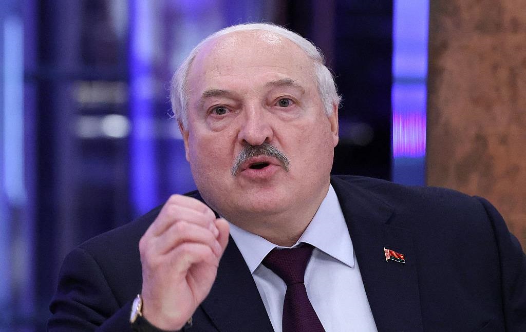 Лукашенко пригрозив Зеленському і захотів з ним поговорити