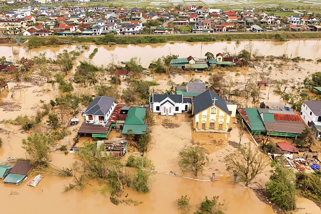 Тайфун обрушився на В’єтнам: 19 загиблих