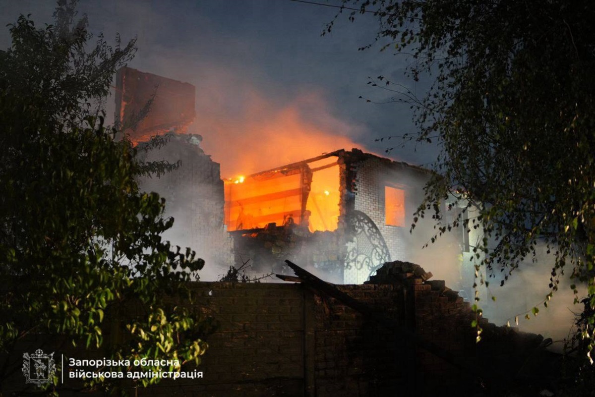 З’явилося відео “прильоту” по будинку в Запоріжжі