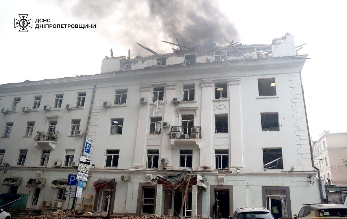 Зеленський назвав “нахабним” удар росіян по Дніпру