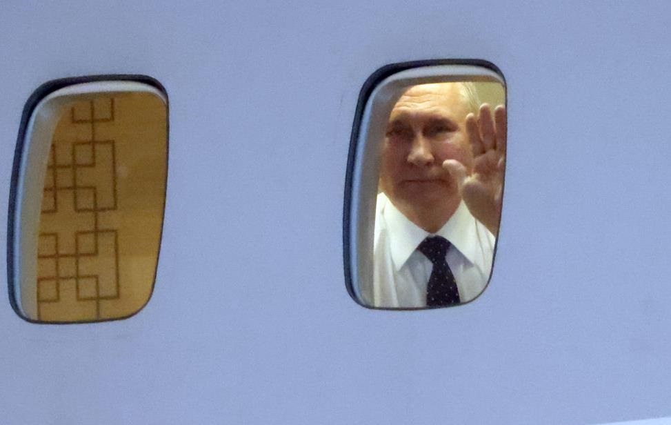 Болгарія готова відкрити небо для літака Путіна