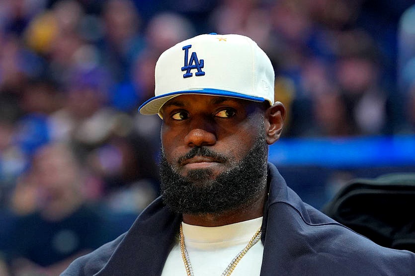 ЛеБрон пропустить стартовий матч сезону через травму