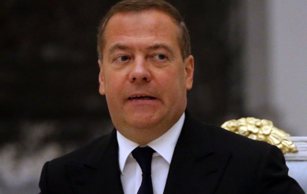 Медведєв назвав мету нальотів дронів на Європу