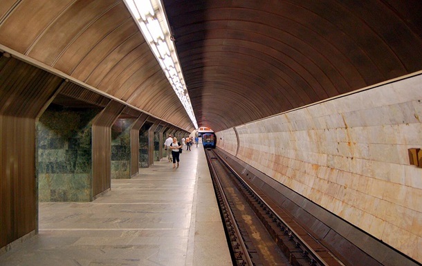 Метро Києва відновило звичний рух потягів