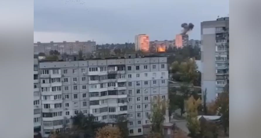 Моменти влучань у Херсоні показали на відео