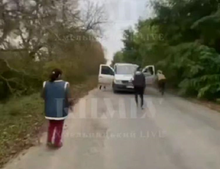 На Хмельниччині сталася сутичка між жінками та співробітниками ТЦК