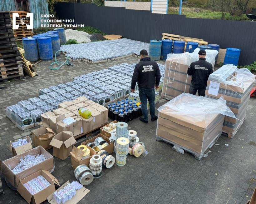 На Львівщині викрили підпільне виробництво алкоголю на понад 1,2 млн