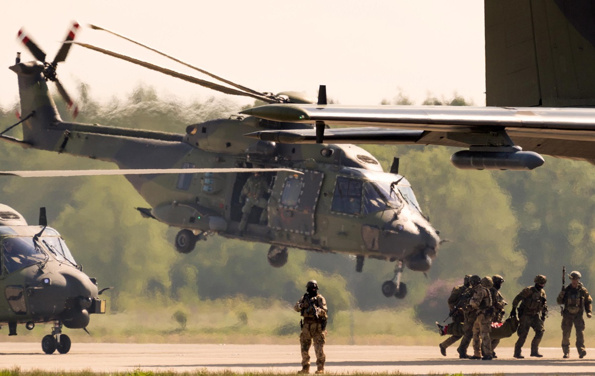 Нідерландські солдати зіткнулися з невідомими дронами в Польщі