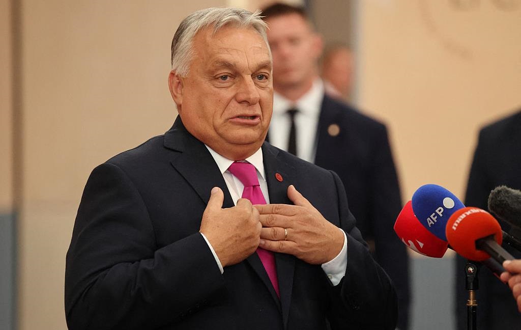 Орбану привиділась “українська розвідка” в смартфонах угорців