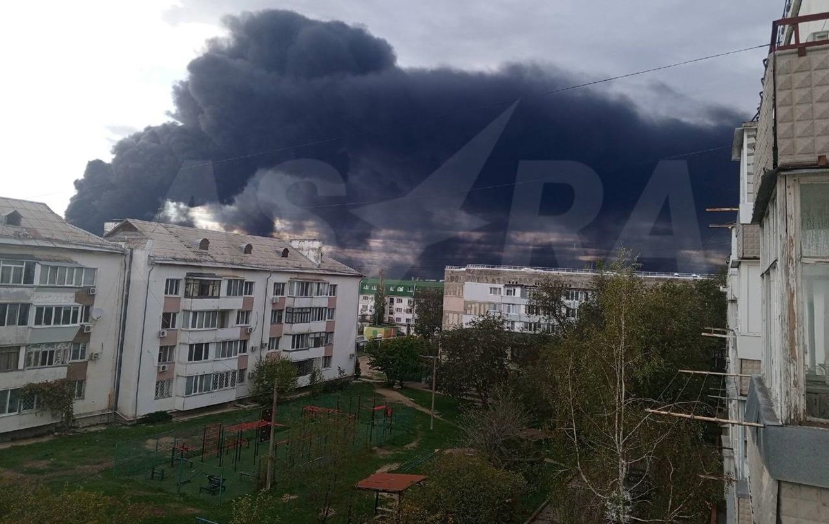 Новини України - Під час атаки на нафтобазу в Криму згоріли троє робітників - ЗМІ