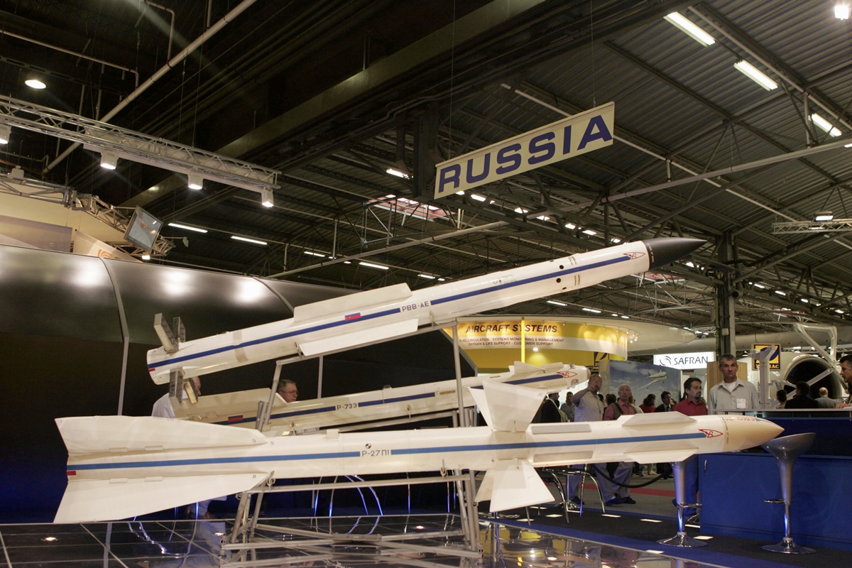 Понад 80 військових заводів РФ досі не під санкціями – ГУР