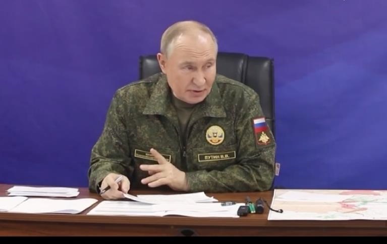 Путін похвалився “необмеженою” ракетою Буревісник