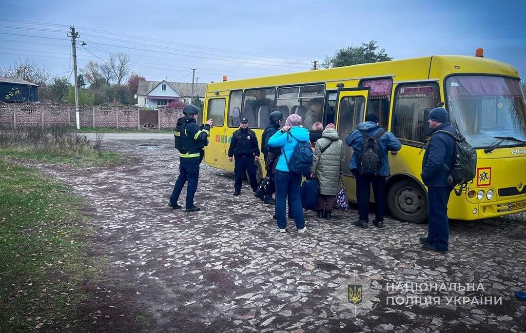 Росіяни пошкодили залізничний міст і колії на Сумщині