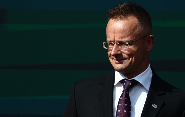 Сіярто повідомив, чи буде зустріч Трампа з Путіним у Будапешті