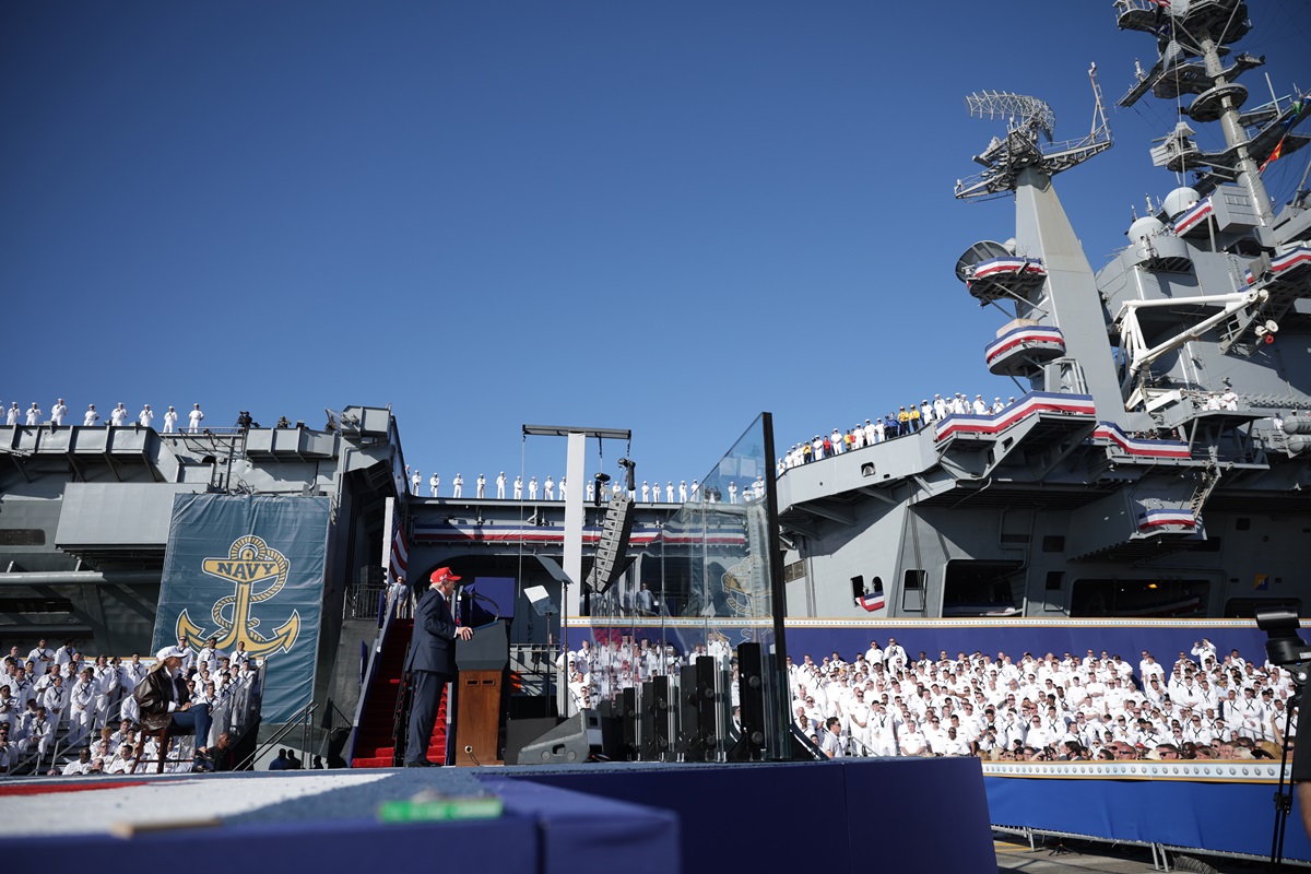 Трамп: США на 25 років випереджують інші країни у сфері субмарин