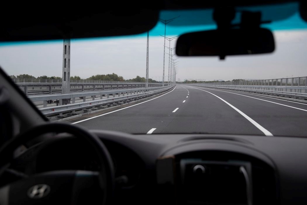 У Києві обмежили рух Подільським мостом під час тривог