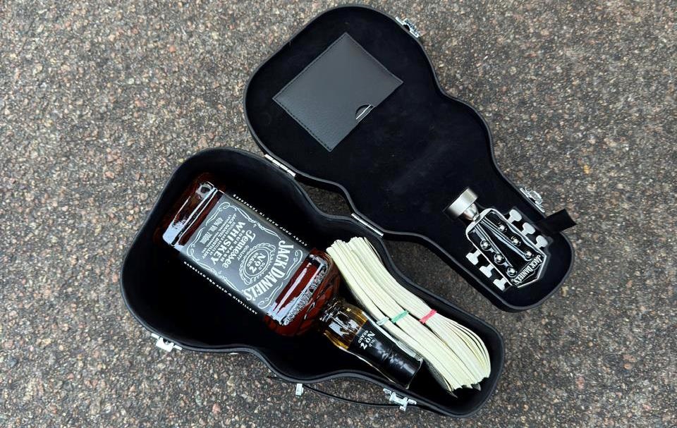 У Києві поліцейський вимагав $25 тисяч у бізнесмена