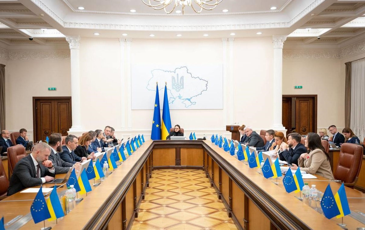 Уряд схвалив відправку військових до центру НАТО-Україна в Польщі