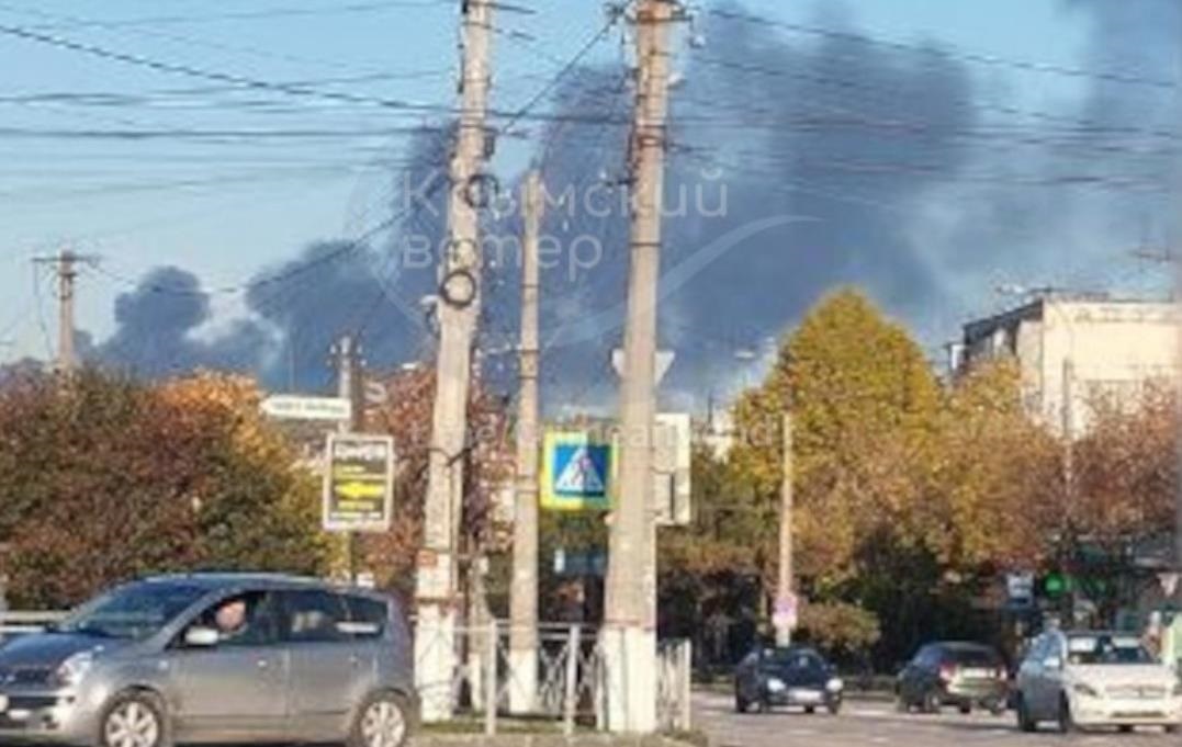В Криму гриміли вибухи: загорілась нафтобаза
