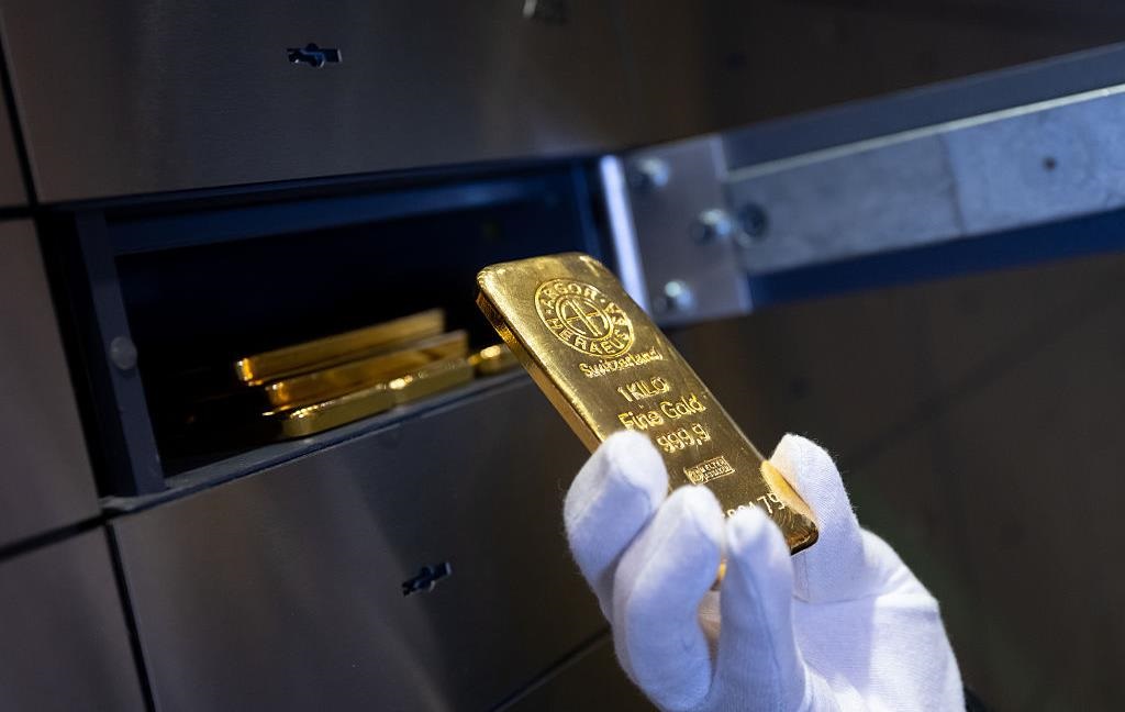 Вартість золота вперше в історії перевищила $4000