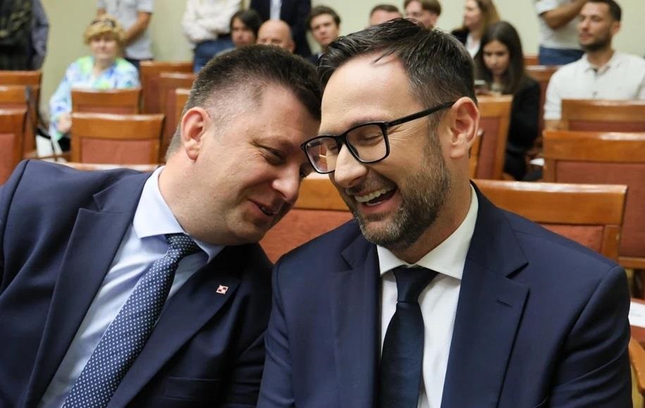 Європарламент зняв імунітет з двох польських депутатів