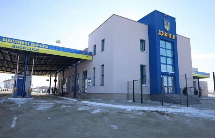 Пункт пропуску на кордоні з Румунією зупинив роботу через удари РФ