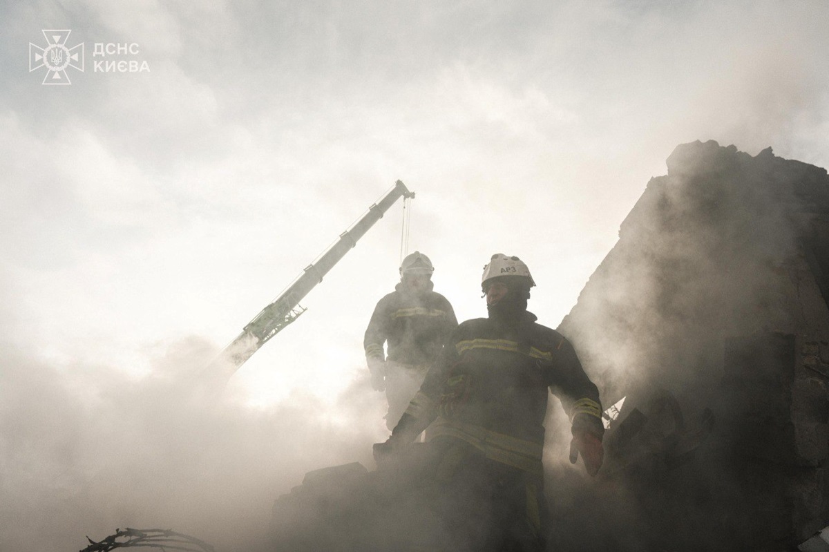 У Києві деблокували тіло сьомої жертви атаки РФ