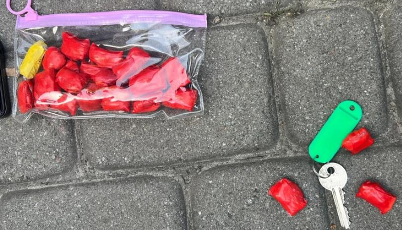 У Львові судитимуть жінку, яка залучала 5-річну доньку до збуту наркотиків