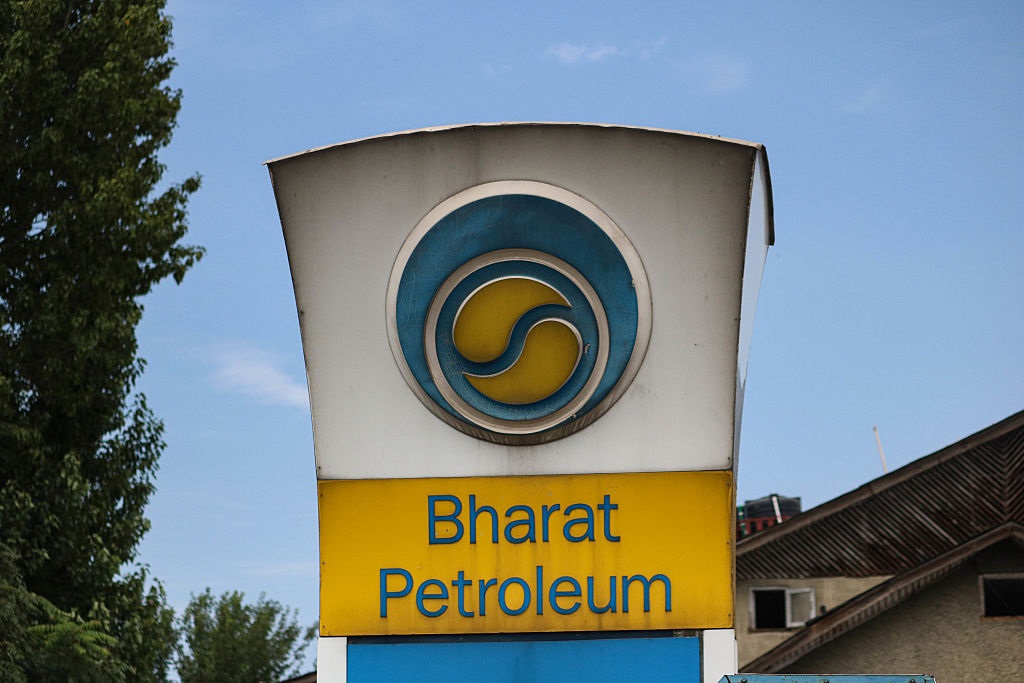 Більшість великих НПЗ Індії почали скуповувати нафту – ЗМІ