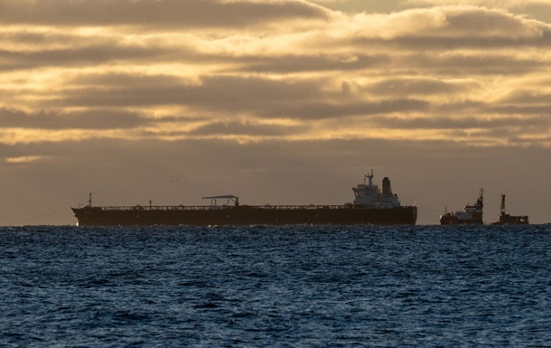 РФ і В’єтнам придумали схему для обходу цінової стелі на нафту – розвідка