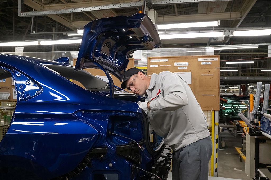 Новини світу - Росіян задумали масово пересадити на вітчизняні авто