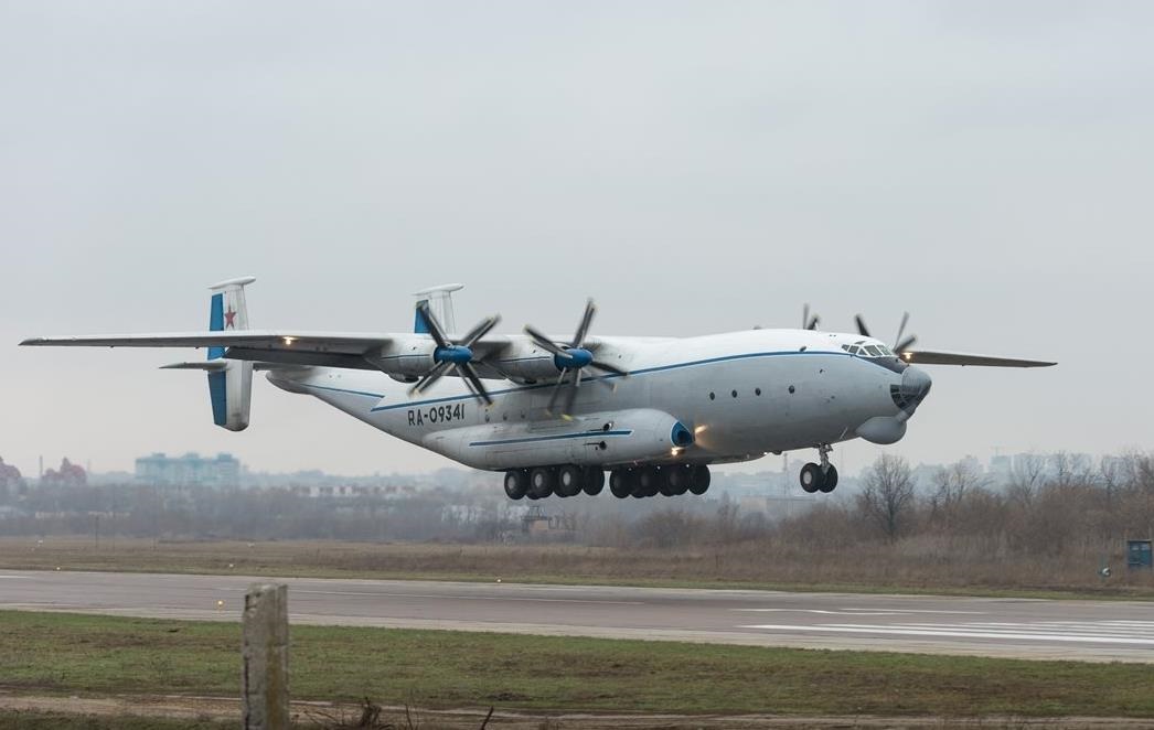 Розвалився в повітрі. Падіння літака в Росії