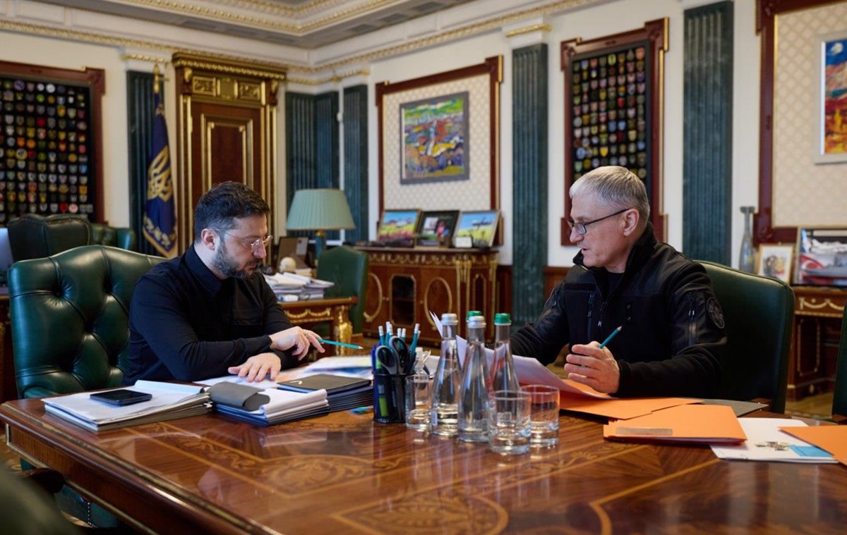 Зеленський дав доручення розвідці щодо РФ і Китаю