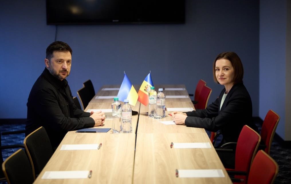Новини України - Зеленський і Санду провели переговори у Гаазі
