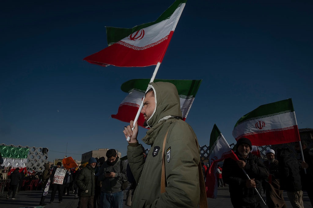 В Ірані протестувальники підпалили військову базу