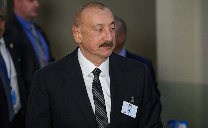 Алієв звинуватив РФ в ударах по посольству в Києві