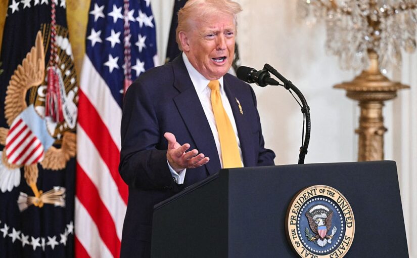 Трамп анонсував жорсткіші мита у відповідь на рішення Верховного суду США