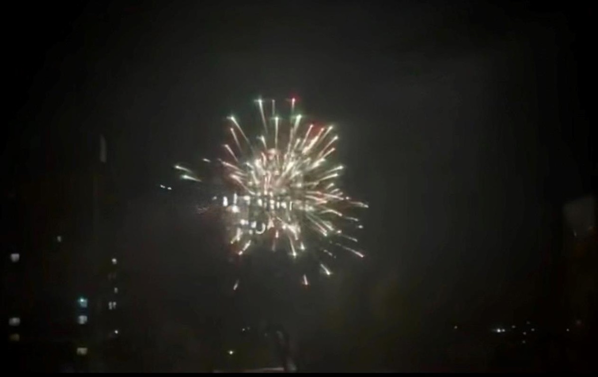 У Києві чоловік запустив салют, аби справити враження на дівчину