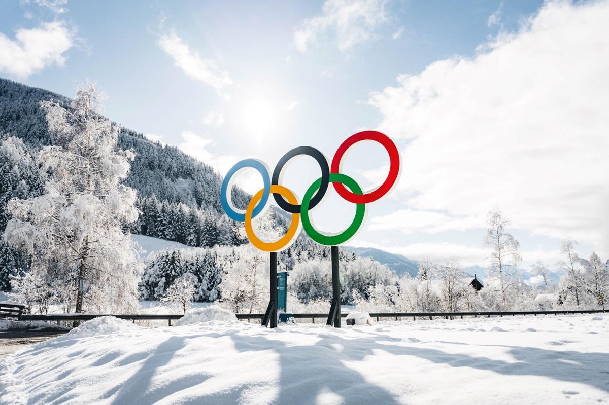 Українські спортсмени прибувають до олімпійських селищ Італії
