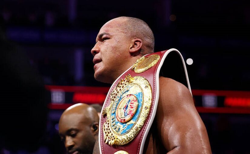 Важковаговики Вордлі та Дюбуа зустрінуться на рингу 9 травня