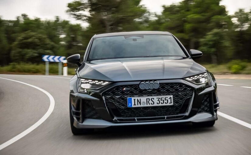 Audi представила лімітований RS3 на ювілей знаменитого двигуна бренду