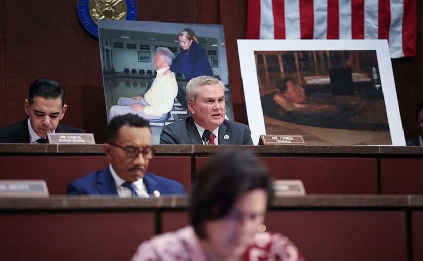 Клінтон розповів про дівчат, які супроводжували Епштейна під час польотів