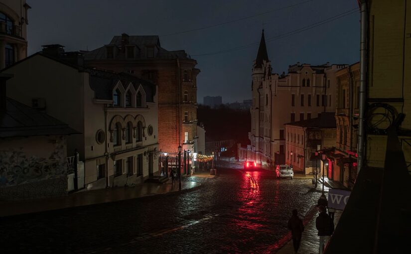 По всій Україні відкновили відключення світла