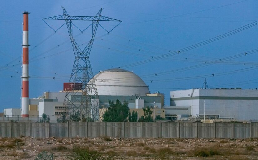 Росія зупинила роботи на АЕС Бушер, що будується в Ірані