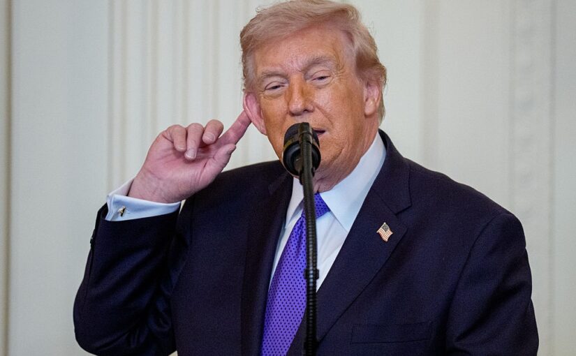 Трамп заявив про “безмежні” запаси зброї США