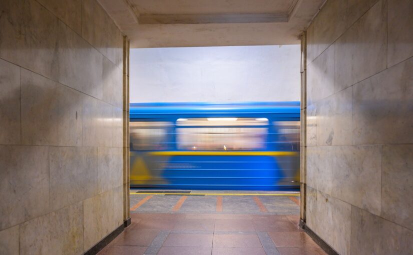 Тунель між станціями Тараса Шевченка та Почайна відремонтують за 1,84 млрд