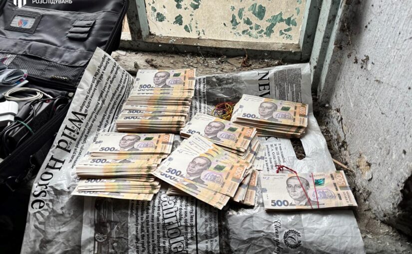 Вимагав кошти у родини загиблого оборонця: затримано ексвійськового