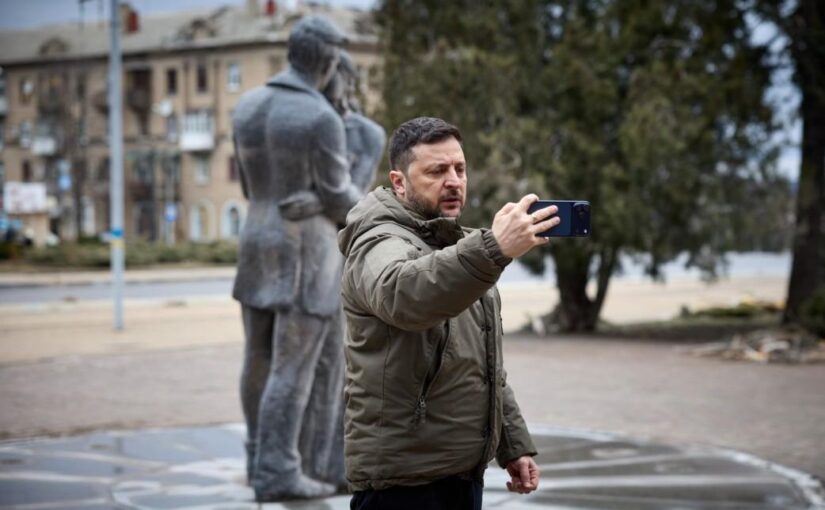 Зеленський прибув на Донбас і заявив про наступ РФ