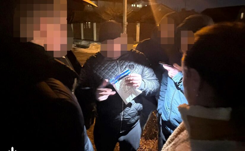 Чиновник-хабарник перерахує 1,5 млн грн на ЗСУ – ДБР